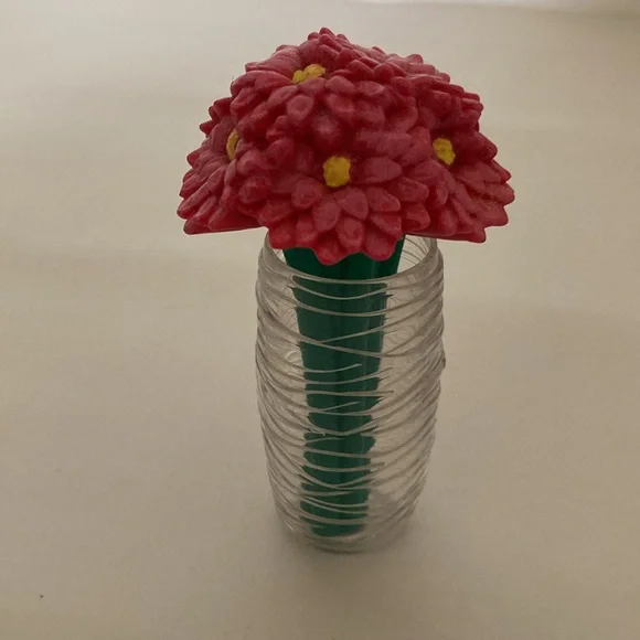 American Girl Grand Hotel silver nightstand,  flowers, vase and towels - Picture 6 of 8